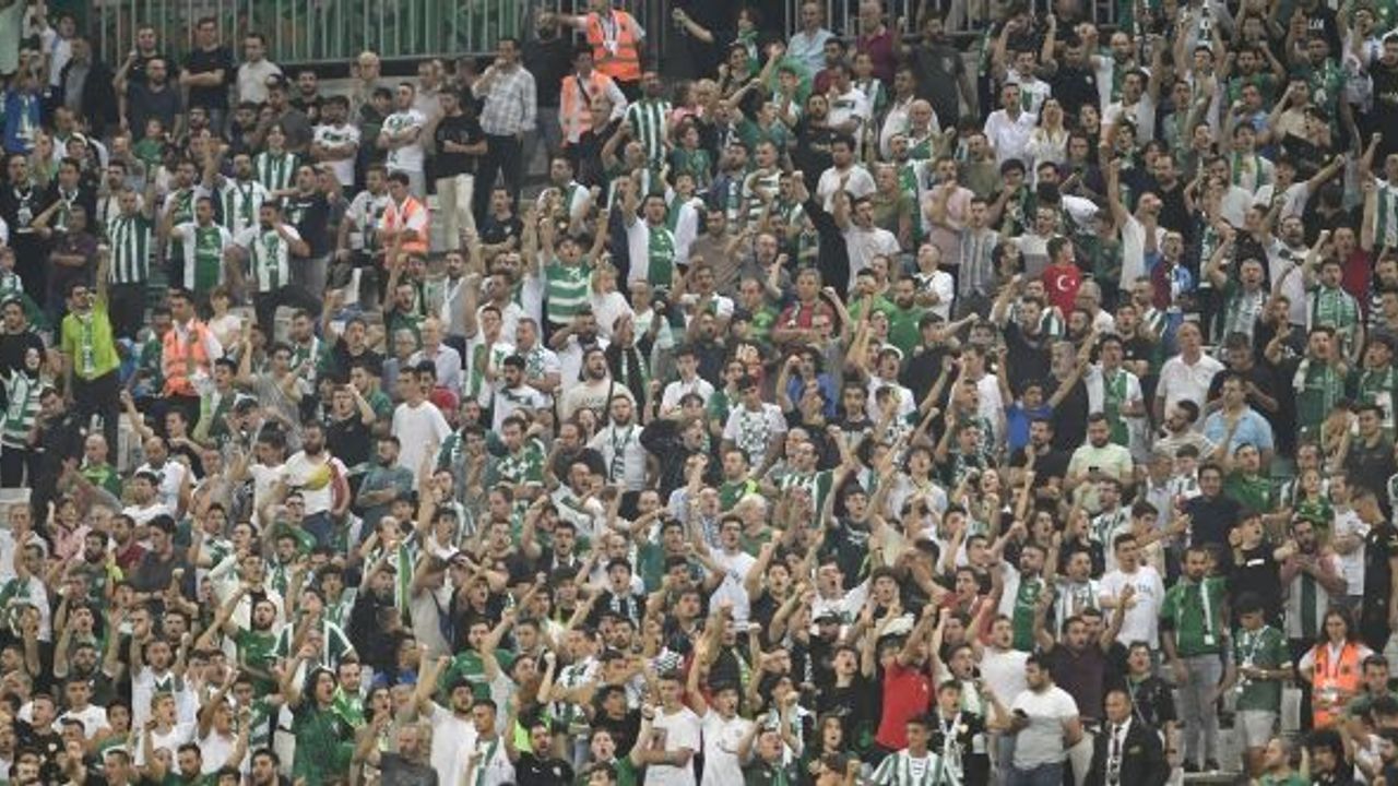 BURSA'DA YİNE HÜSRAN: Taraftar var, futbol yok!