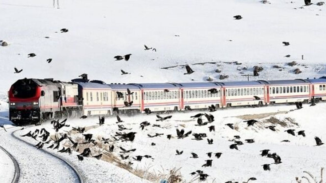 DOĞU EKSPRESİ SEFERLERİ BAŞLIYOR: FİYATLAR DUDAK UÇUKLATIYOR
