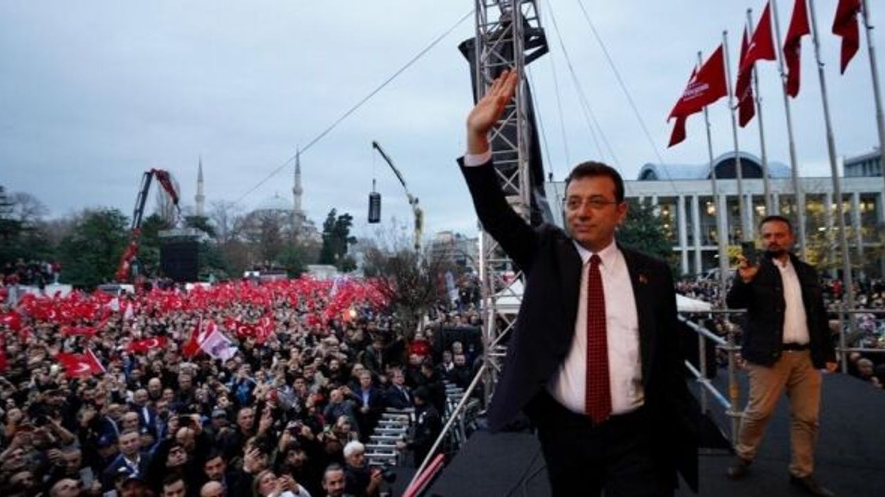 6'LI MASA SARAÇHANE'DE BULUŞTU