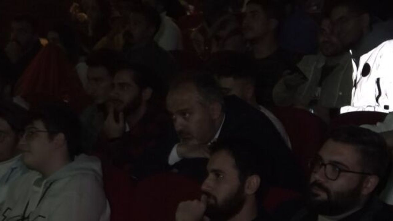 BAŞKAN AKTAŞ DÜNYA KUPASINI GENÇLERLE İZLEDİ