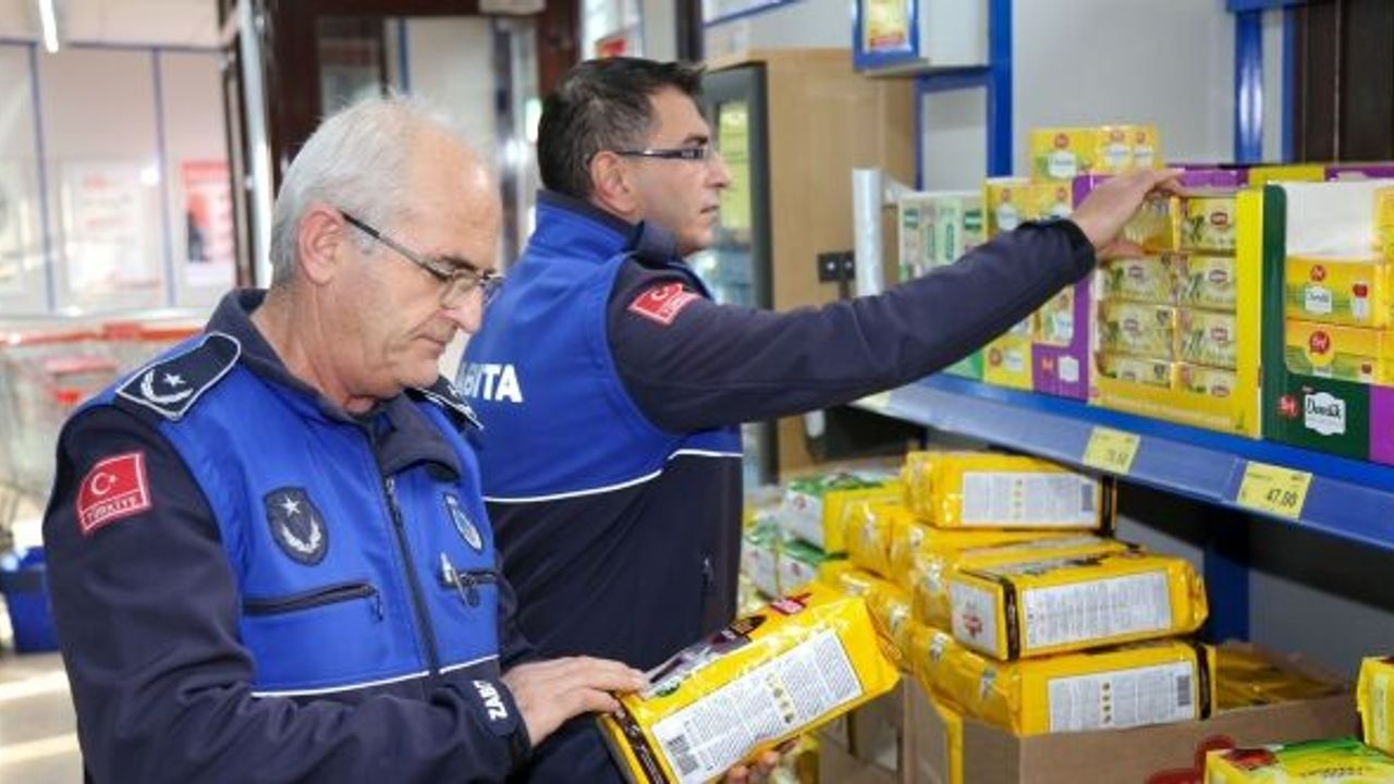 BURSA'DA MARKET RAFLAR TEK TEK İNCELENİYOR