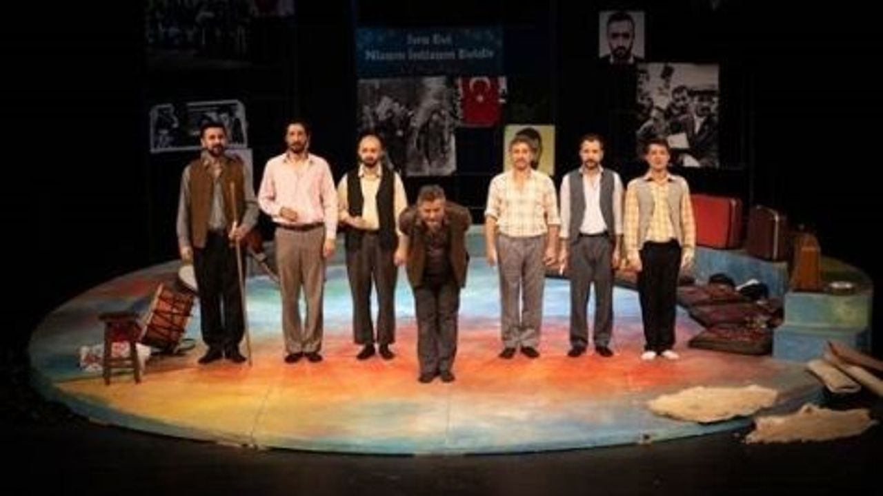 BÜYÜKŞEHİR TİYATROSU İZMİR'E MİSAFİR OLDU