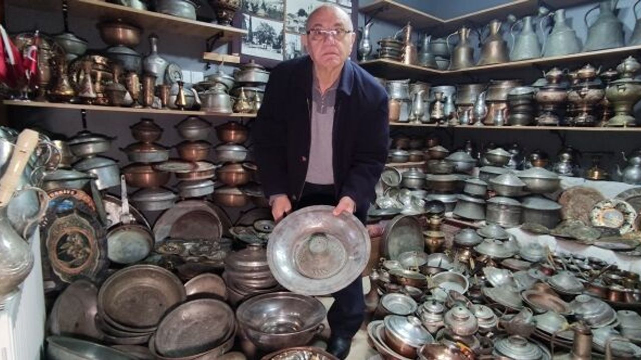 EMEKLİ OLDU KENDİNİ BU DÜKKANA ADADI
