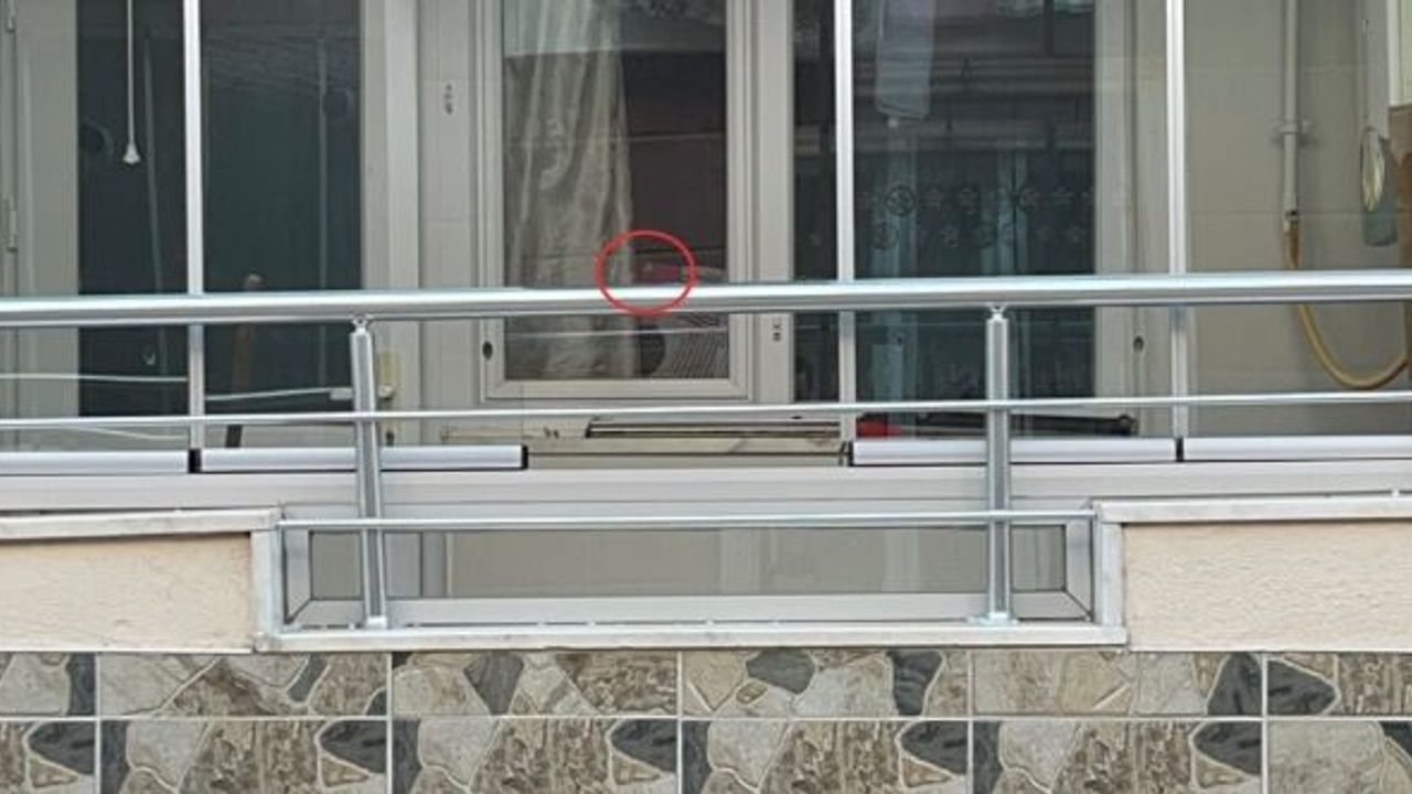RASTGELE AÇILAN ATEŞ SONUCU MERMİLER EVE İSABET ETTİ