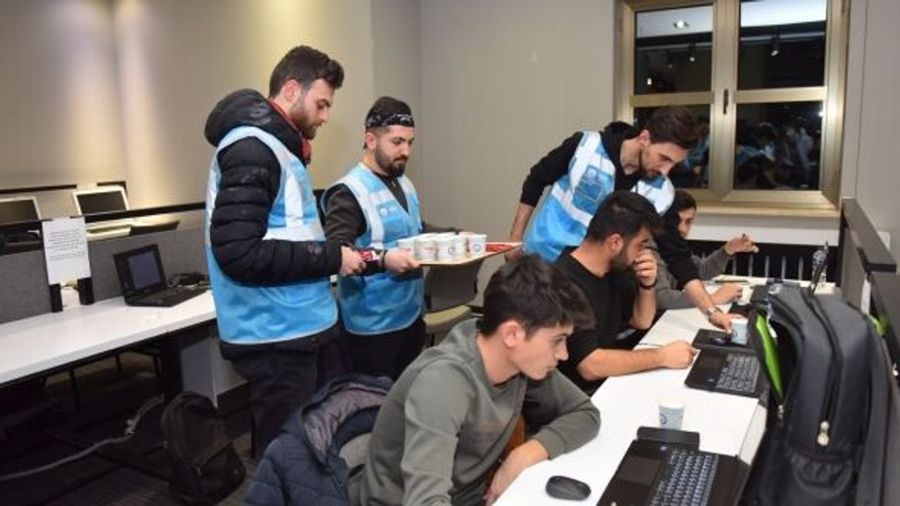 YILDIRIM'DA DERS ÇALIŞANLARA SALEP MOLASI