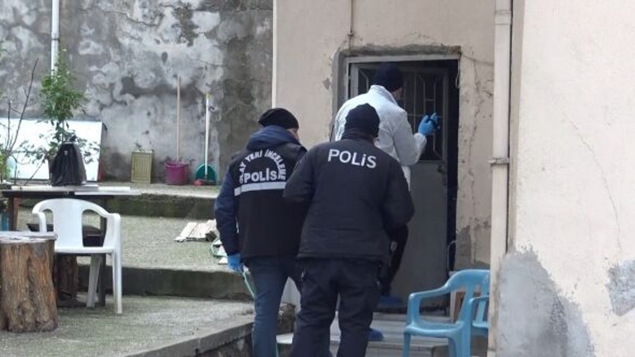 BURSA'DA KAPICI DEPODA KANLAR İÇİNDE ÖLÜ BULUNDU