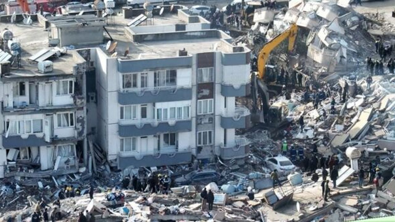 DEPREMDE 3.GÜN! CAN KAYBIMIZ 6 BİNİ GEÇTİ