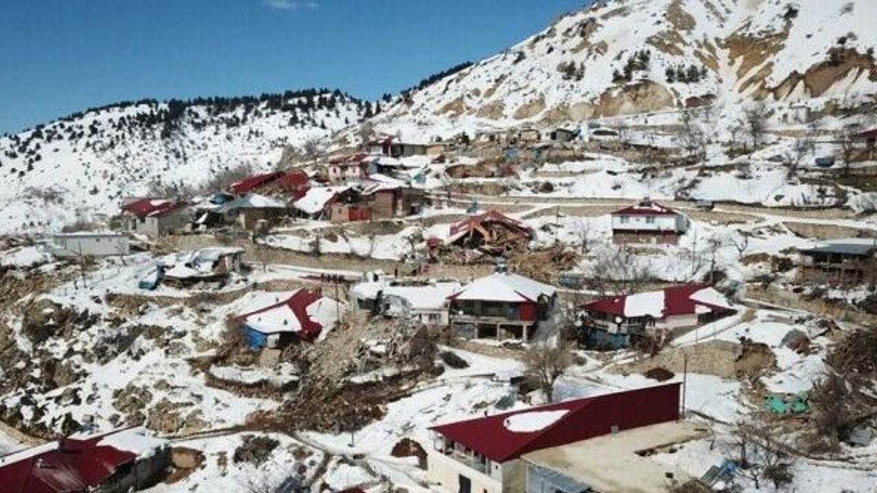 KAHRAMANMARAŞ'IN ZİRVEDEKİ KÖYÜ'NDE TABLO KORKUNÇ
