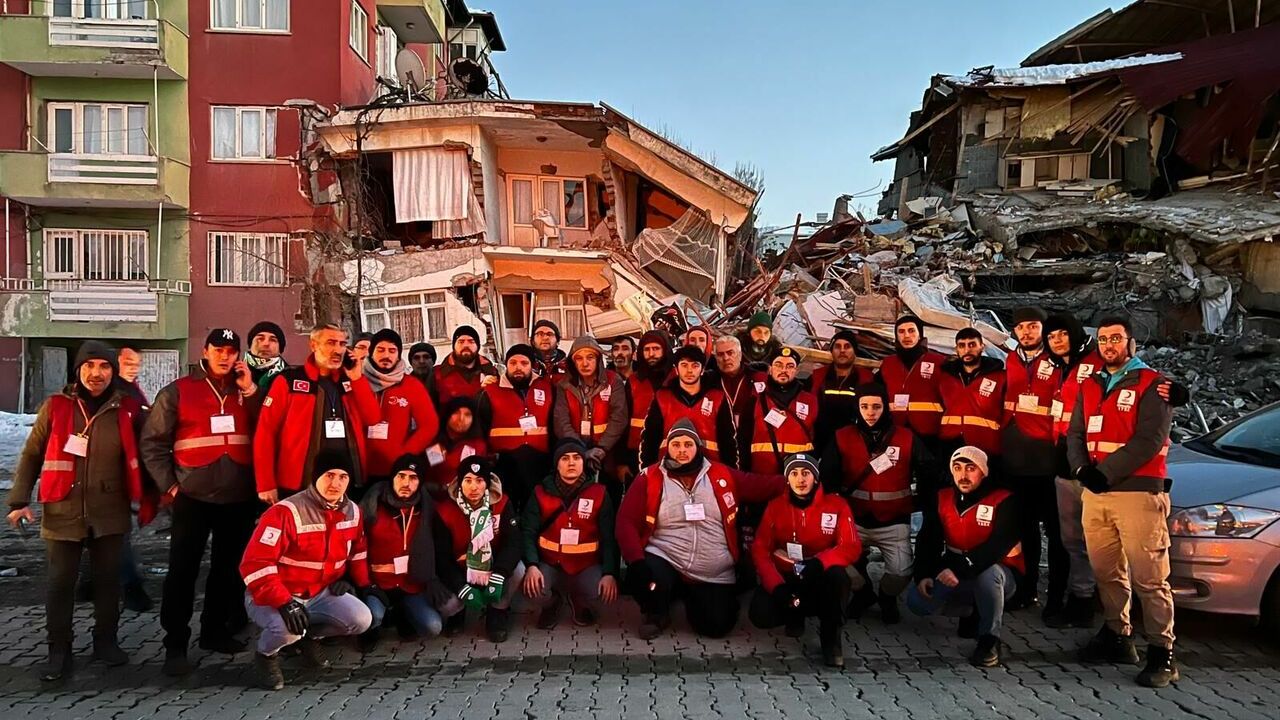 KIZILAY BURSA’DAN DEPREM BÖLGELERİNE YARDIM ELİ