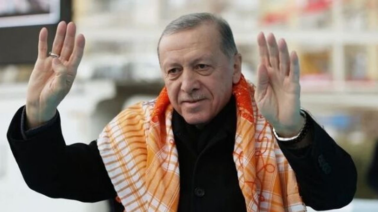MENDERES'İN İDAM EDİLMEDEN ÖNCE YAZDIĞI MEKTUBU OKUDU