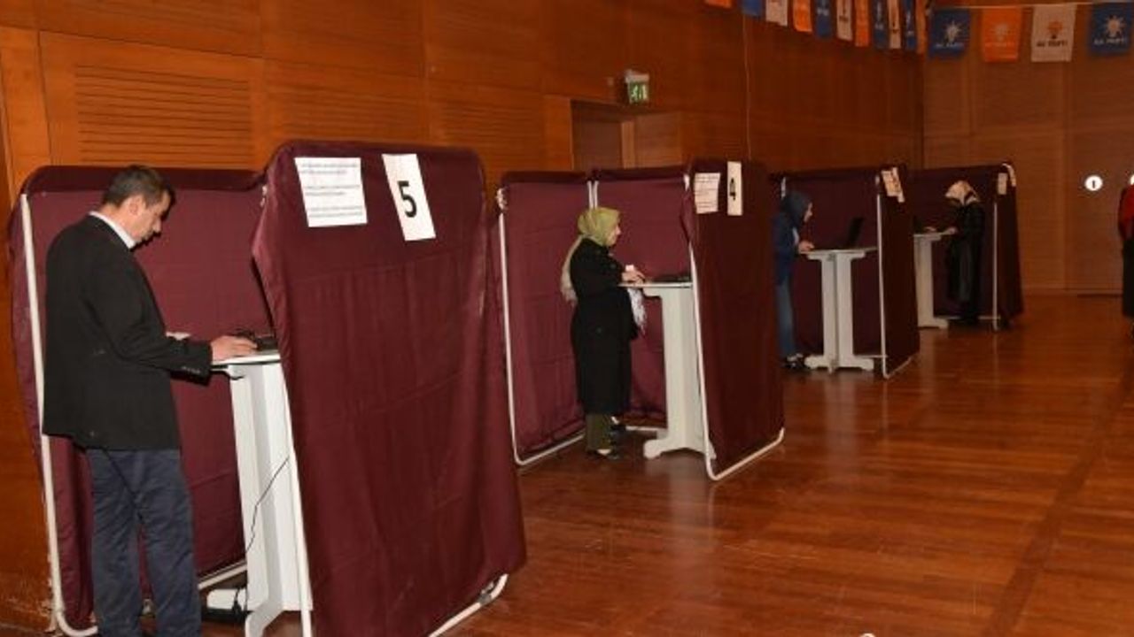 AK PARTİ BURSA'DA TEMAYÜL YOKLAMASI GERÇEKLEŞTİRİLDİ