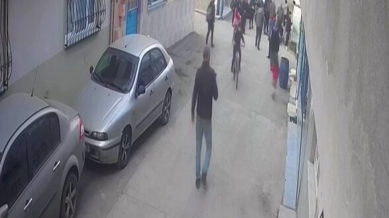 BURSA'DA 10 YAŞINDAKİ ÇOCUĞUN ÖLÜMÜNE SEBEP OLAN KAMYONET SÜRÜCÜSÜ TUTUKLANDI
