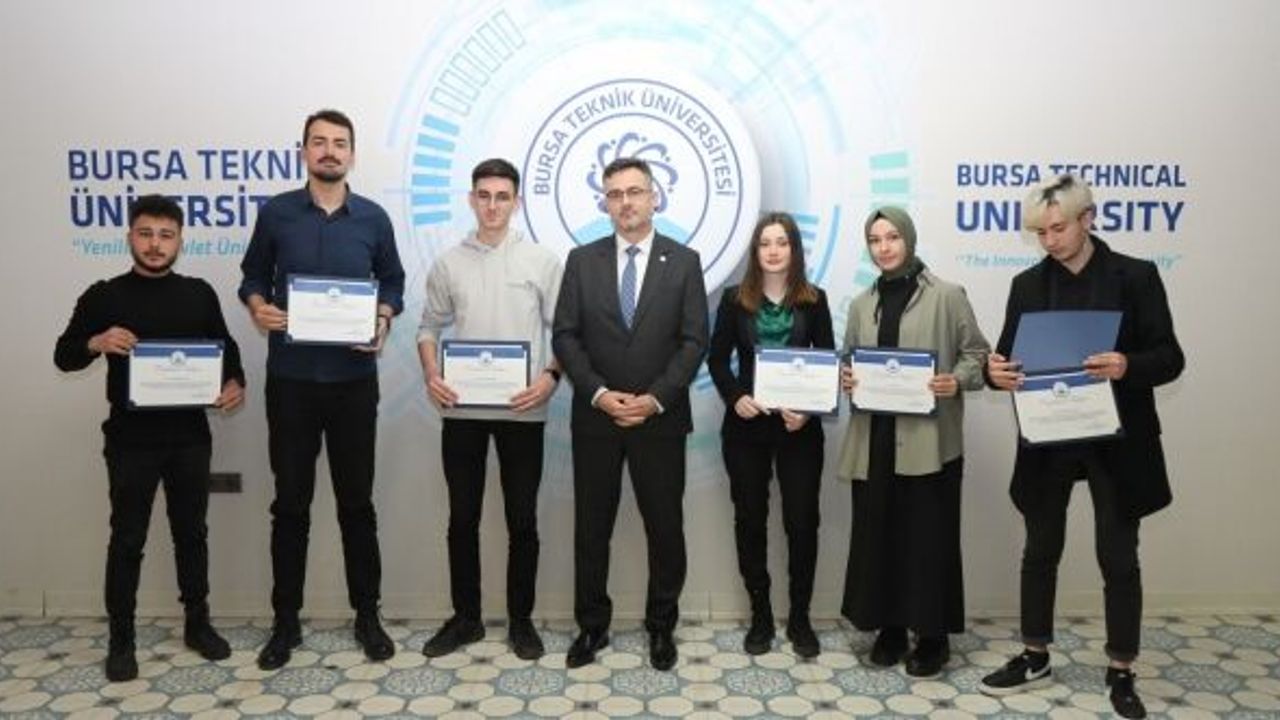 DEPREM BÖLGESİNE KOŞANLAR TEŞEKKÜR BELGESİ ALDI