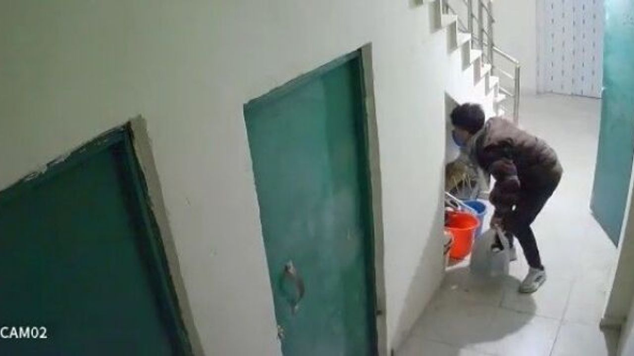GİRDİĞİ APARTMANDA ELİNE NE GELDİYSE ÇALARAK KAYIPLARA KARIŞTI