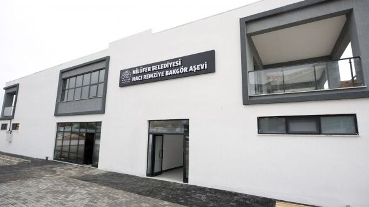 ÜÇEVLER’DE YAPILAN AŞEVİ İFTAR KONUKLARINI BEKLİYOR