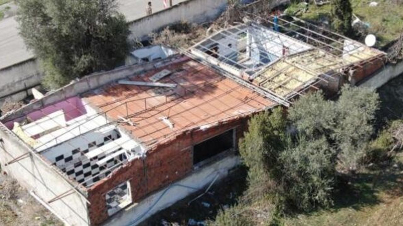 PES DEDİRTEN HIRSIZLIK: DUVAR HARİÇ TÜM EVİ ÇALDILAR