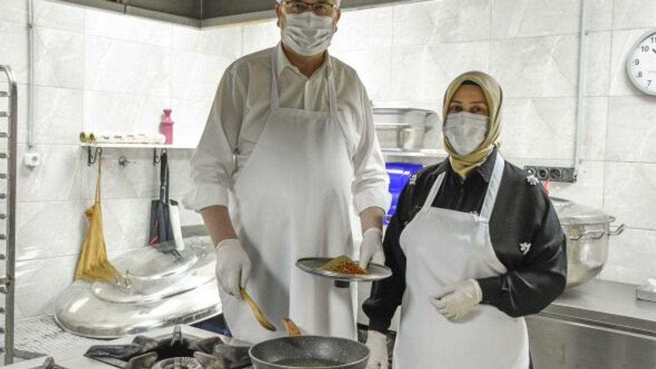 SADECE RAMAZANDA DEĞİŞ YIL BOYU SICAK YEMEK ÇIKIYOR