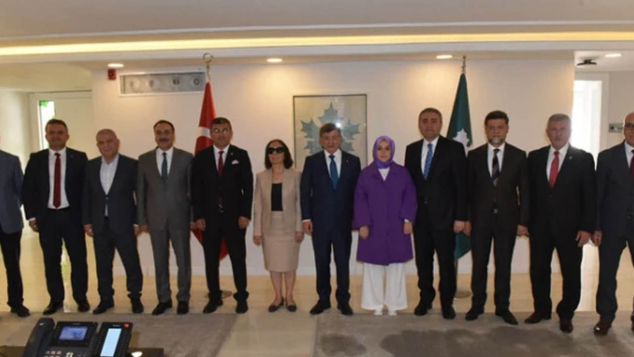 CHP'DEN SEÇİLEN VEKİLLER İSTİFA ETTİ