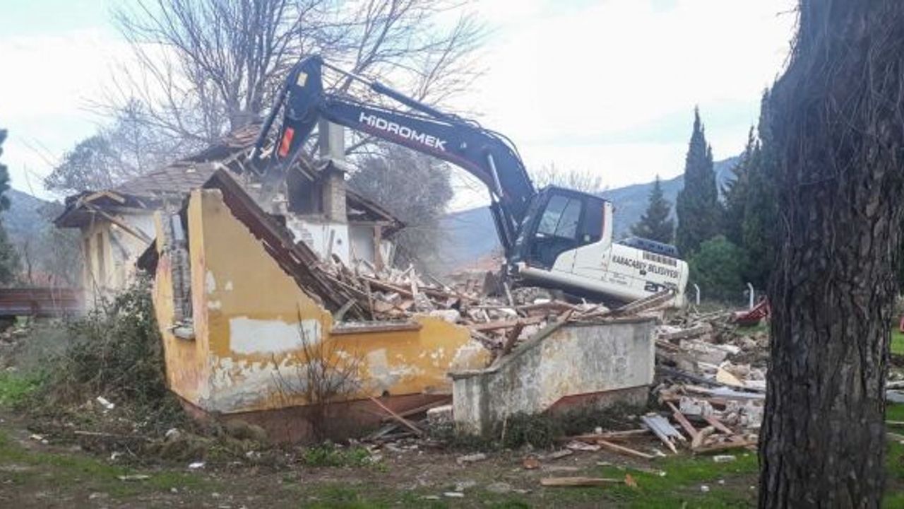 KARACABEY’DE METRUK BİNA SORUNLARINA ÇÖZÜM