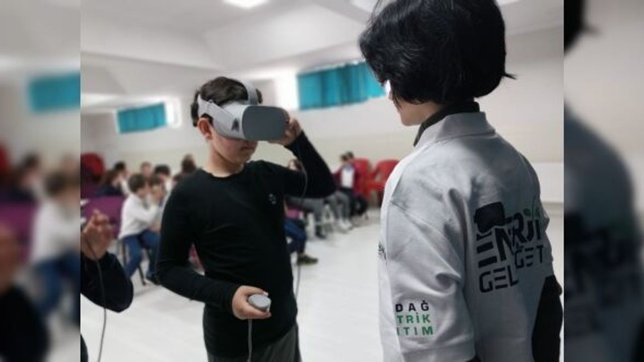 UEDAŞ, VR TEKNOLOJİSİ İLE ENERJİSİNİ GELECEĞE TAŞIYOR!