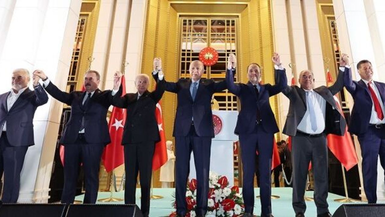 YENİDEN REFAH YÖNETİCİSİNİN O PAYLAŞIMI OLAY OLDU