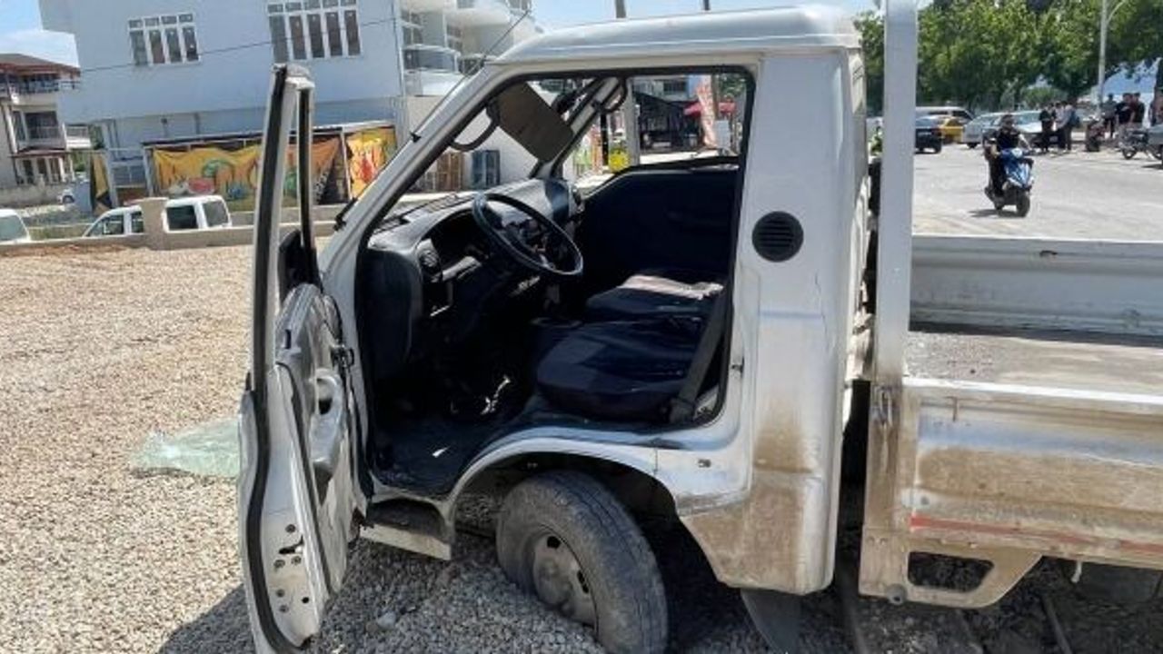 METRELERCE SAVRULDU BURSA'DA ÜNLÜ SANATÇININ EVİNE DALDI
