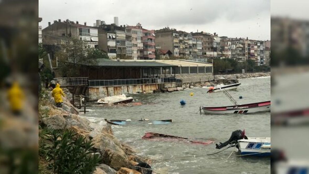 BURSA'DA YAŞANAN FIRTINA SONRASI TEKNELER ALABORA OLDU