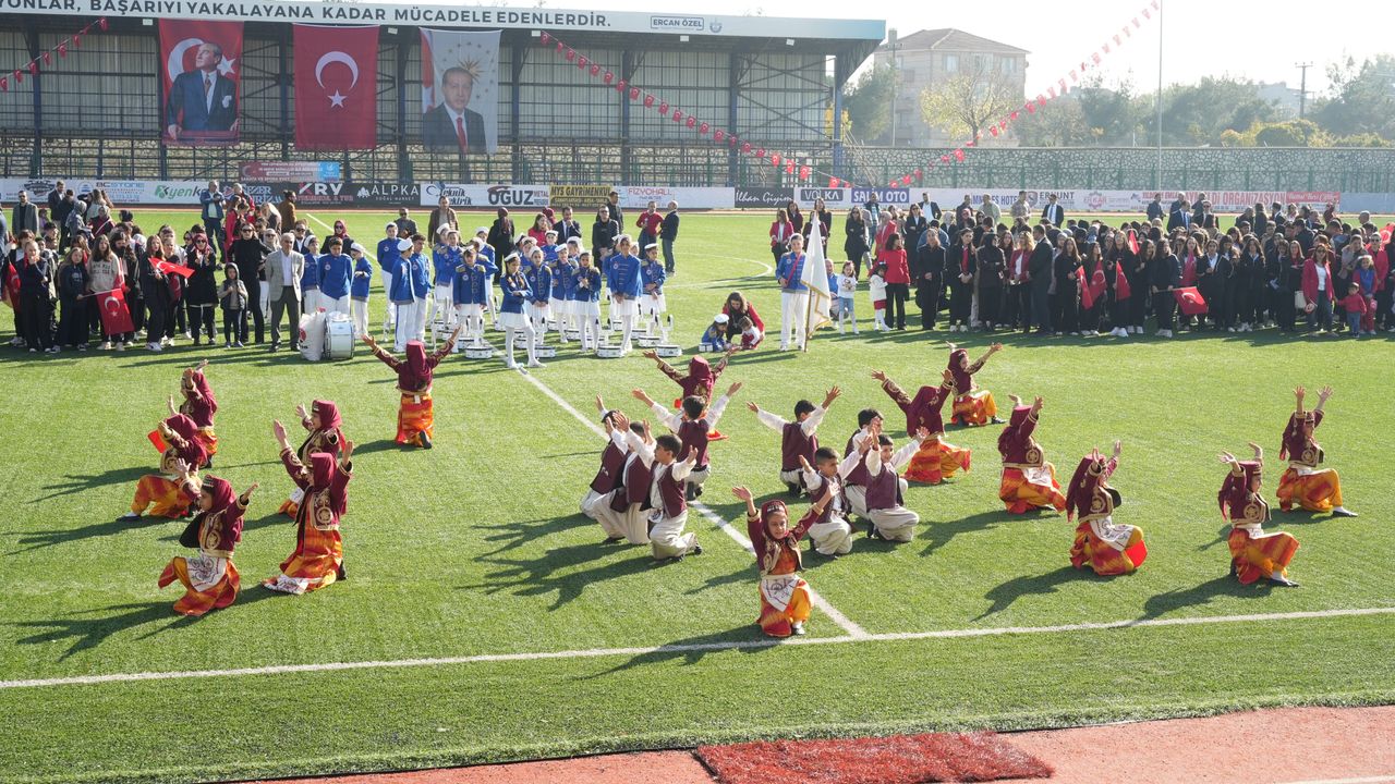Yenişehir stadyumunda Cumhuriyet coşkusu