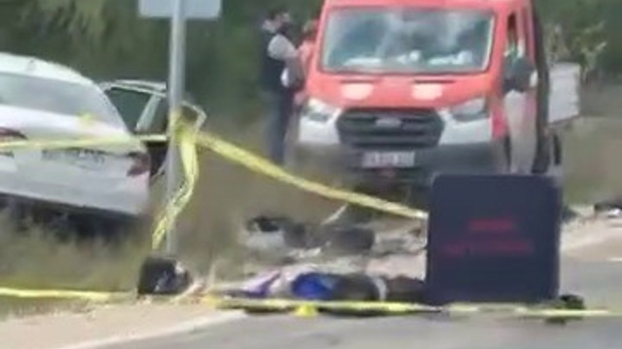 Bursa'da otomobil ile motosiklet kafa kafaya çarpıştı: 1 ölü, 1 yaralı