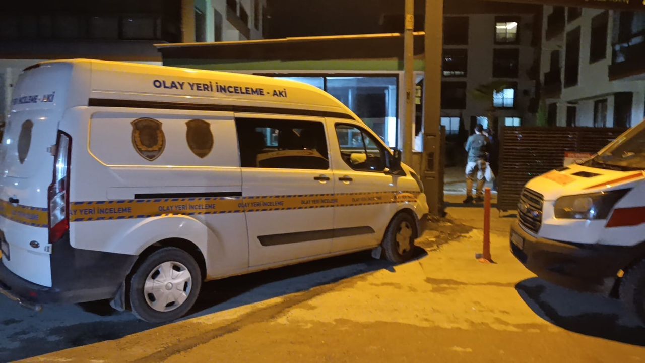 Aile dehşeti: Anne ve babasını öldürüp canına kıydı