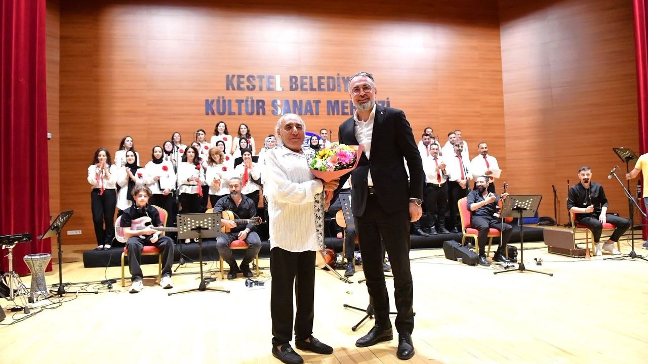 Kestel Belediyesi Türk Halk Müziği Korosu’ndan unu