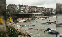 BURSA'DA YAŞANAN FIRTINA SONRASI TEKNELER ALABORA OLDU