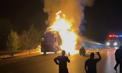 BURSA'DA KARGO YÜKLÜ TIR, ALEV ALEV YANDI