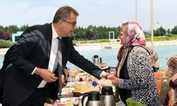 Alzheimer hastaları için Anneler Günü kutlaması