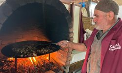 Dualı güveçlerden yemek için akın akın geliyorlar