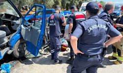 Bursa'da hatalı sollama yaptı, jandarma aracına çarptı: 1 ölü, 2 yaralı