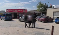 Kuyumcuya sahte altın satıp dolandıran şüpheli yakalandı