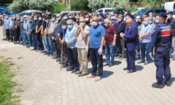 1,5 yaşındaki Metehan öldü, ilde alarm verildi! Cenazede herkes maske taktı