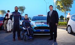 Engelli ralli pilotu Kübra aracını başarıdan başarıya sürüyor