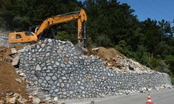Uludağ'ın eteklerinde kaçak yapı yıkıldı