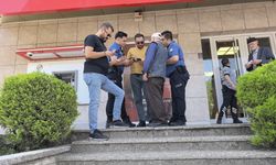 Yaşlı adamın 100 bin lirasını polis ekipleri kurtardı