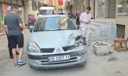Bursa'da direksiyon başında fenalaştı 4 araca çarparak durabildi