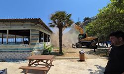 Mudanya'da 30 yıllık 4 kafe yıkıldı