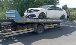 Kontrolden çıkan araç bariyere çarptı: 2’si çocuk 4 yaralı