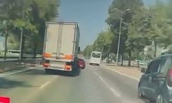 Tırın kör noktasında kalan otomobil, kullanılmaz hale geldi