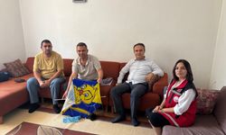 Çocuğuna uçurtma yaparken parmakları kopan babaya en anlamlı hediye