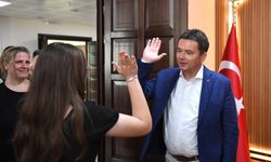 Başkan Erkan Aydın başarılı öğrencileri ödüllendirdi