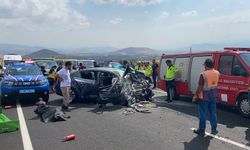 Tokat’ta iki otomobil kafa kafaya çarpıştı: 4 ölü
