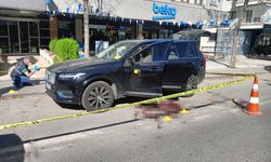 Patronunu tabancayla vurdu, kulağını ısırarak kopardı