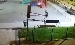 Bursa'da çocuklar oyun parkını ateşe verdi